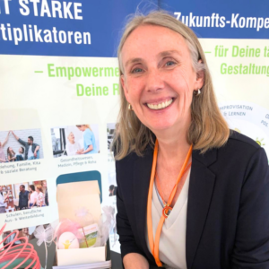Ella Gabriele Amann Messe Stand ResilienzForum